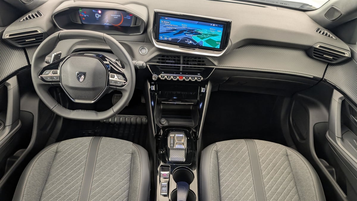 PEUGEOT 2008 Hybrid 136 e-DCS6 Allure