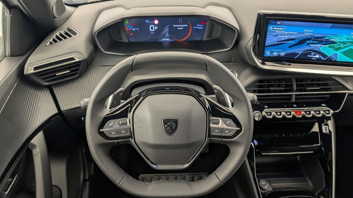 PEUGEOT 2008 Hybrid 136 e-DCS6 Allure