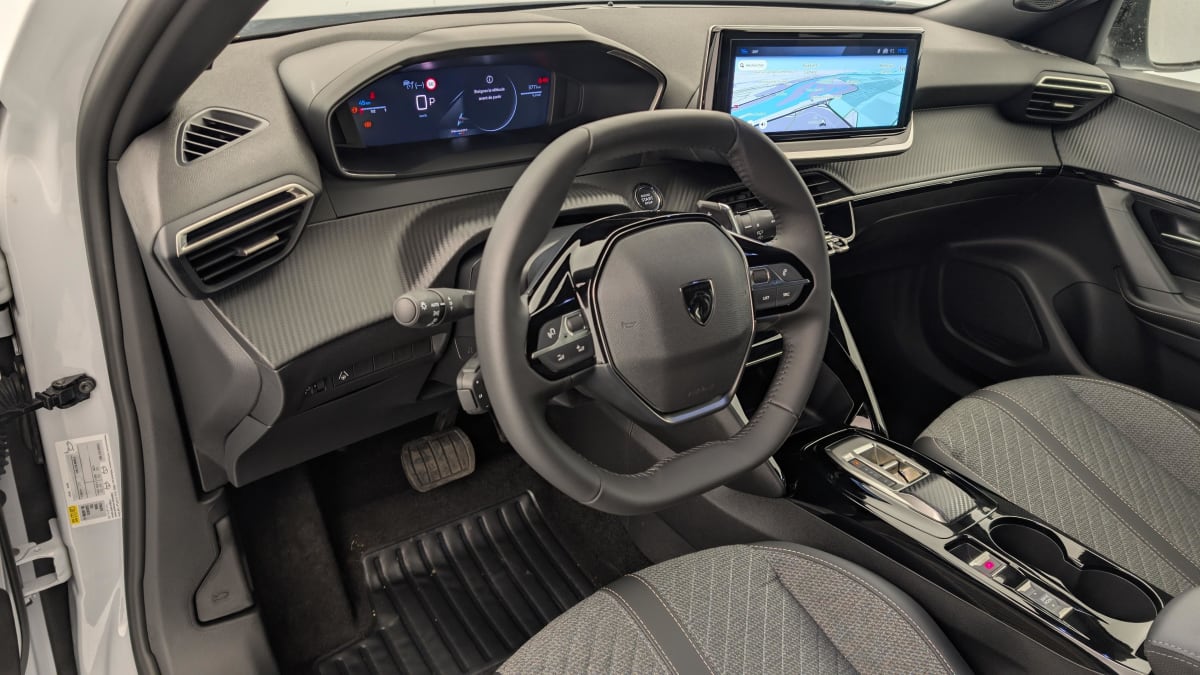 PEUGEOT 2008 Hybrid 136 e-DCS6 Allure