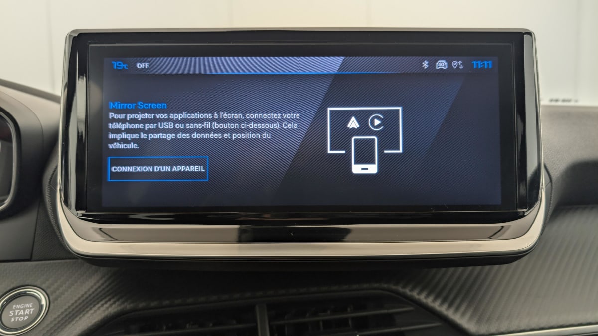 PEUGEOT 2008 Hybrid 136 e-DCS6 Allure