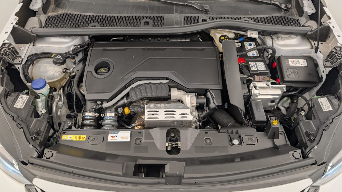 PEUGEOT 2008 Hybrid 136 e-DCS6 Allure