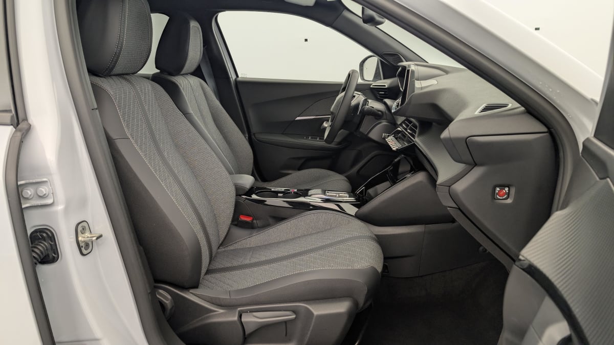 PEUGEOT 2008 Hybrid 136 e-DCS6 Allure