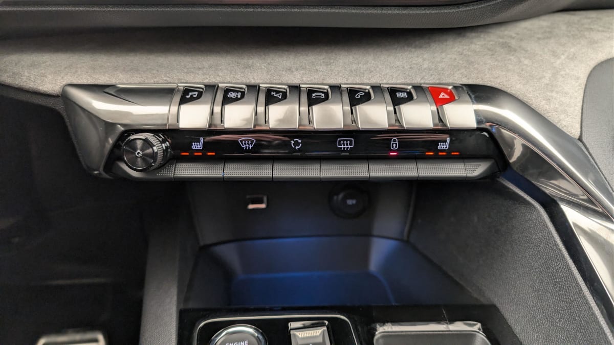 PEUGEOT 3008 Hybrid 136 e-DCS6 GT