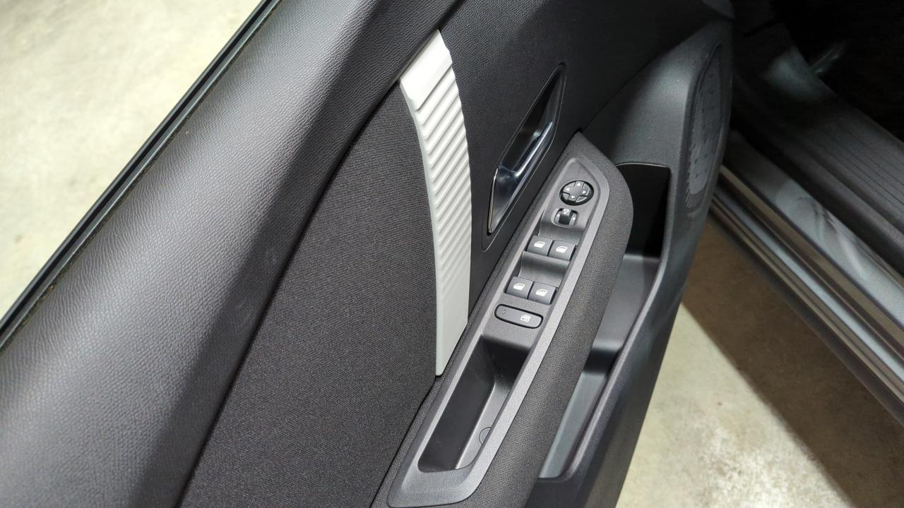 CITROEN C4  HYBRIDE 136 E-DCS6 BUSINESS