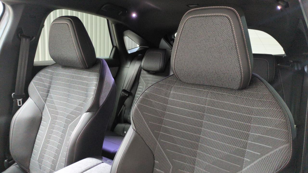 PEUGEOT 3008  HYBRID 136 E-DCS6 ALLURE SUREQUIPE