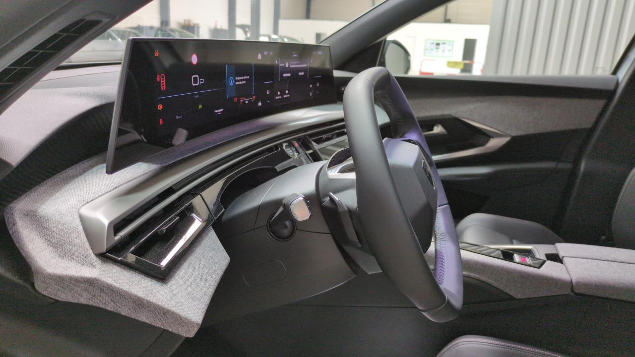 PEUGEOT 3008  HYBRID 136 E-DCS6 ALLURE SUREQUIPE