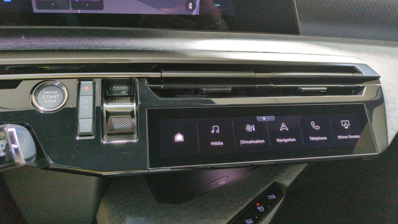 PEUGEOT 3008  HYBRID 136 E-DCS6 ALLURE SUREQUIPE