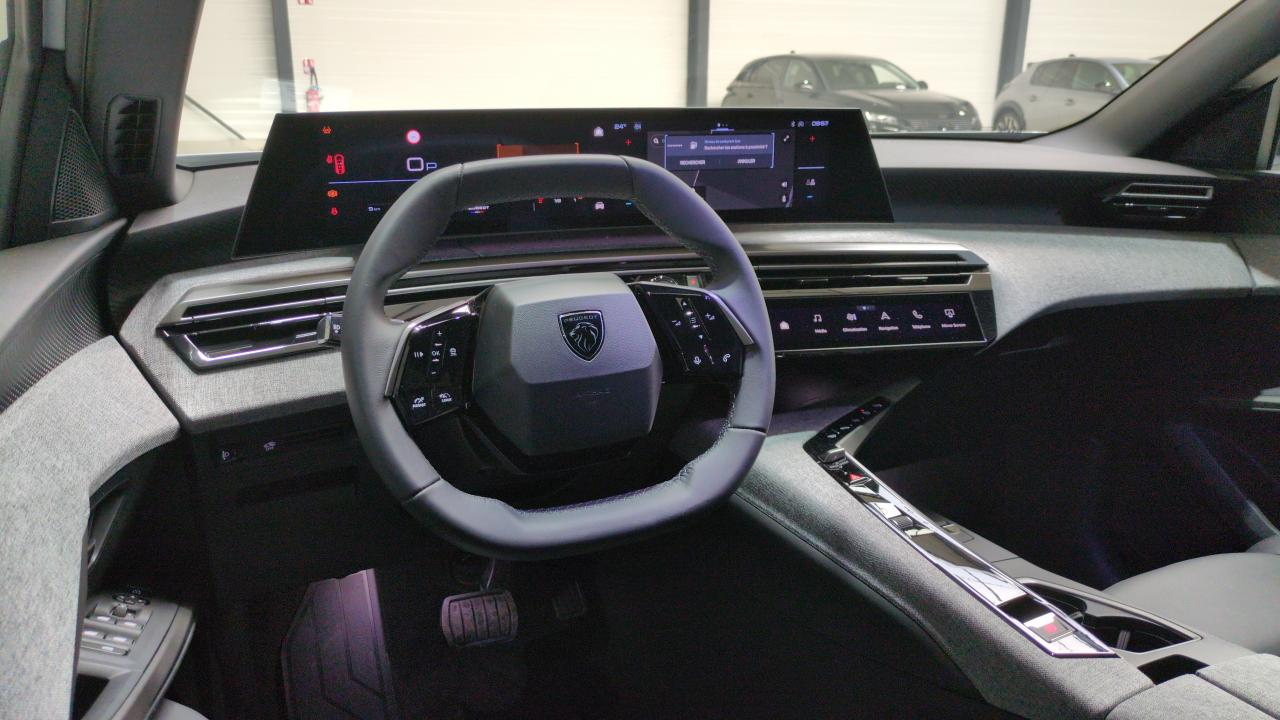 PEUGEOT 3008  HYBRID 136 E-DCS6 ALLURE SUREQUIPE