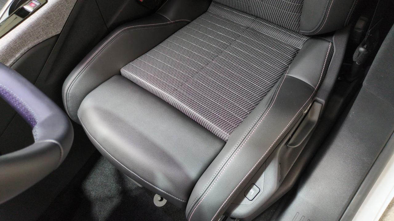 PEUGEOT 3008  HYBRID 136 E-DCS6 ALLURE SUREQUIPE