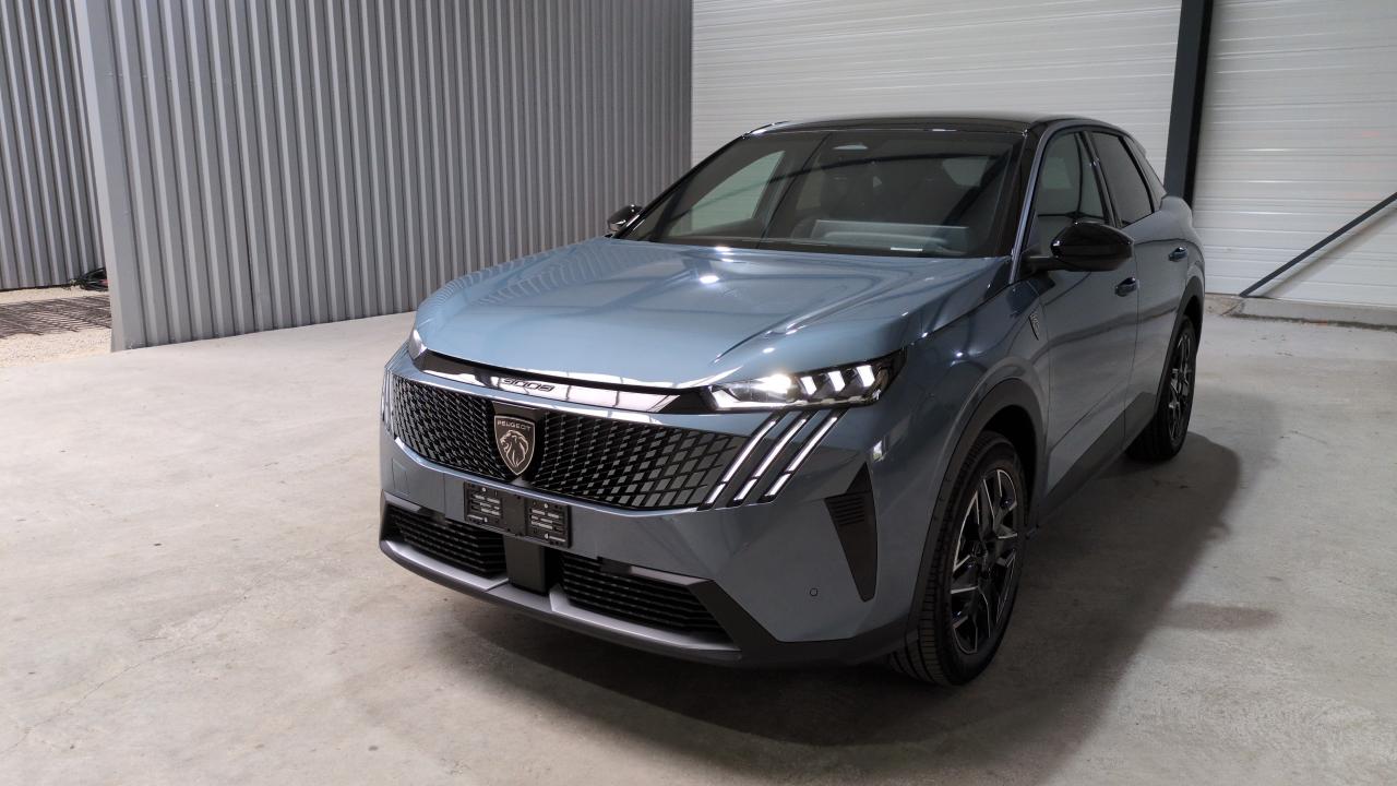 PEUGEOT 3008  HYBRID 136 E-DCS6 GT