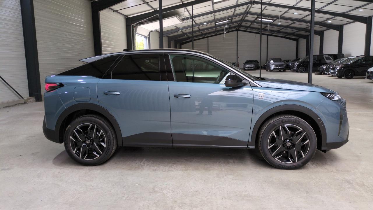 PEUGEOT 3008  HYBRID 136 E-DCS6 GT