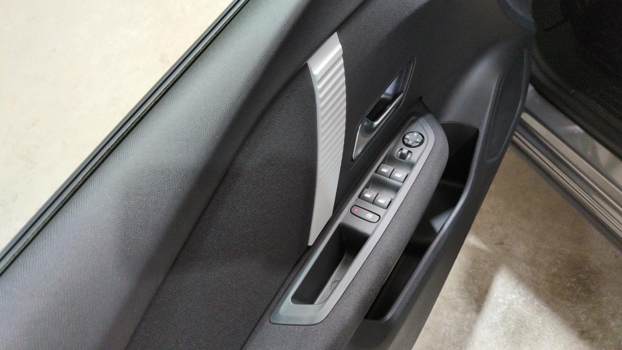 CITROEN C4  HYBRIDE 145 E-DCS6 PLUS + SIEGES CHAUFFANTS