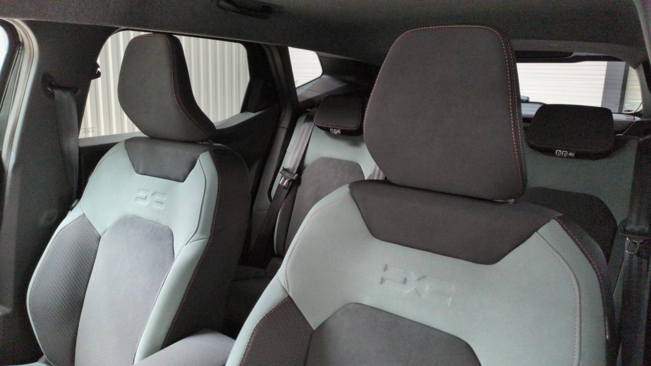 DACIA DUSTER HYBRID 140 EXTREME + PACK TECHNO + PACK CITY