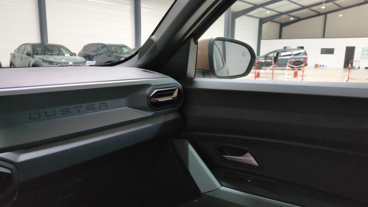 DACIA DUSTER HYBRID 140 EXTREME + PACK TECHNO + PACK CITY