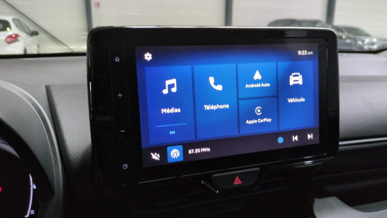 TOYOTA YARIS HYBRIDE HYBRIDE 116H DESIGN + SIEGES CHAUFFANTS + VOLANT CHAUFFANT