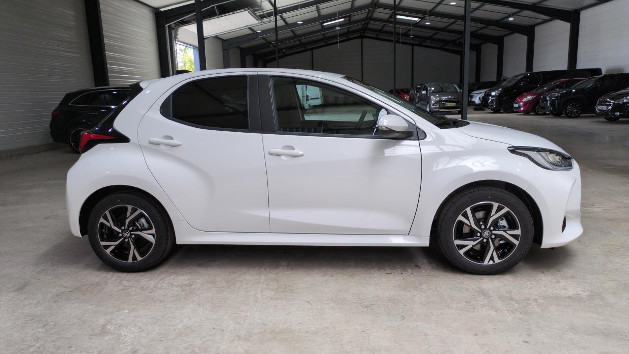 TOYOTA YARIS HYBRIDE HYBRIDE 116H DESIGN + SIEGES CHAUFFANTS + VOLANT CHAUFFANT