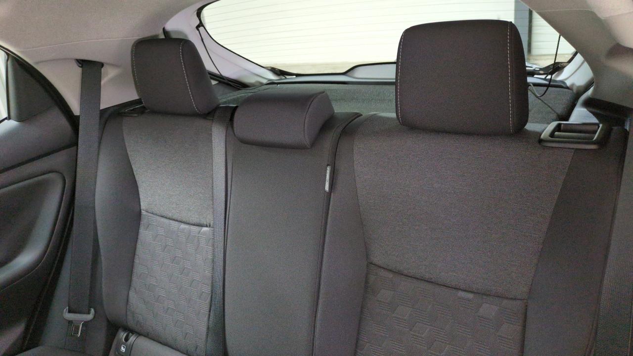TOYOTA YARIS HYBRIDE HYBRIDE 116H DESIGN + SIEGES CHAUFFANTS + VOLANT CHAUFFANT