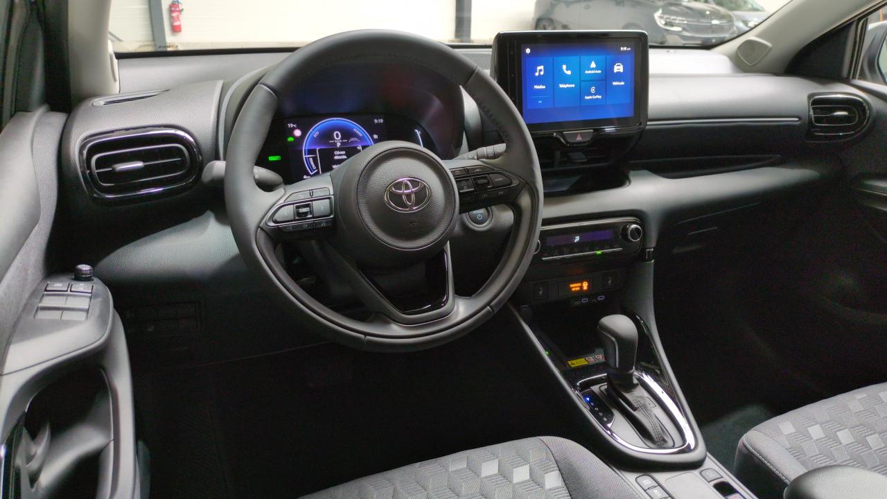 TOYOTA YARIS HYBRIDE HYBRIDE 116H DESIGN + SIEGES CHAUFFANTS + VOLANT CHAUFFANT