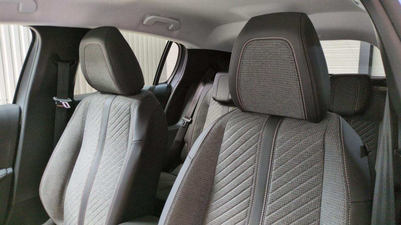 PEUGEOT 208 HYBRID 110 E-DCS6 ALLURE + ANGLES MORTS + NAVI