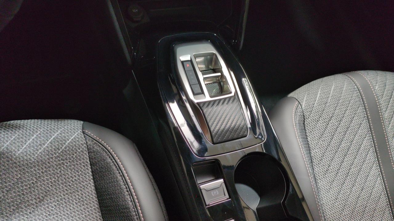 PEUGEOT 208 HYBRID 110 E-DCS6 ALLURE + ANGLES MORTS + NAVI