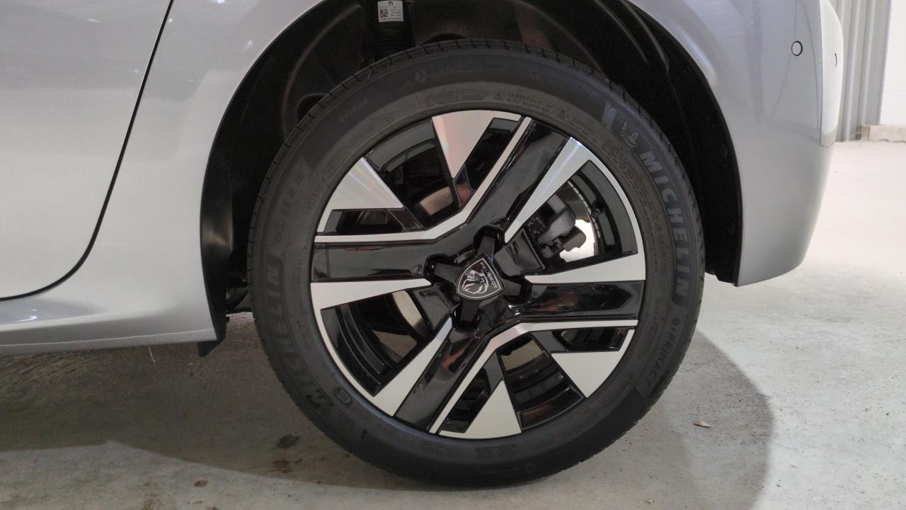 PEUGEOT 208 HYBRID 110 E-DCS6 ALLURE + ANGLES MORTS + NAVI