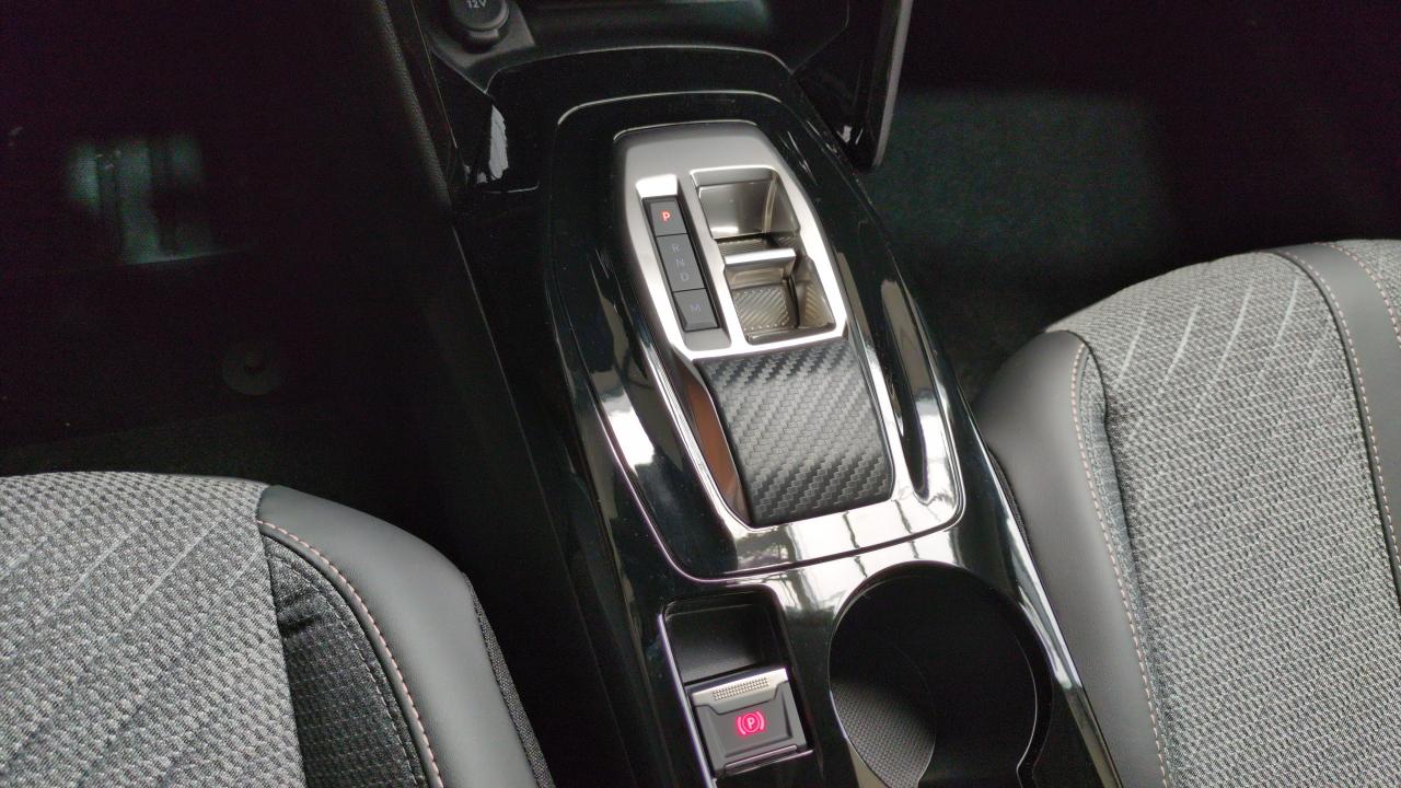 PEUGEOT 208 HYBRID 110 E-DCS6 ALLURE + ANGLES MORTS + NAVI