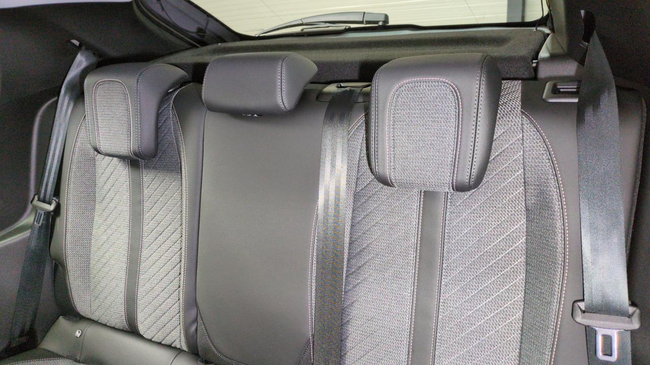 PEUGEOT 208 HYBRID 110 E-DCS6 ALLURE + ANGLES MORTS + NAVI