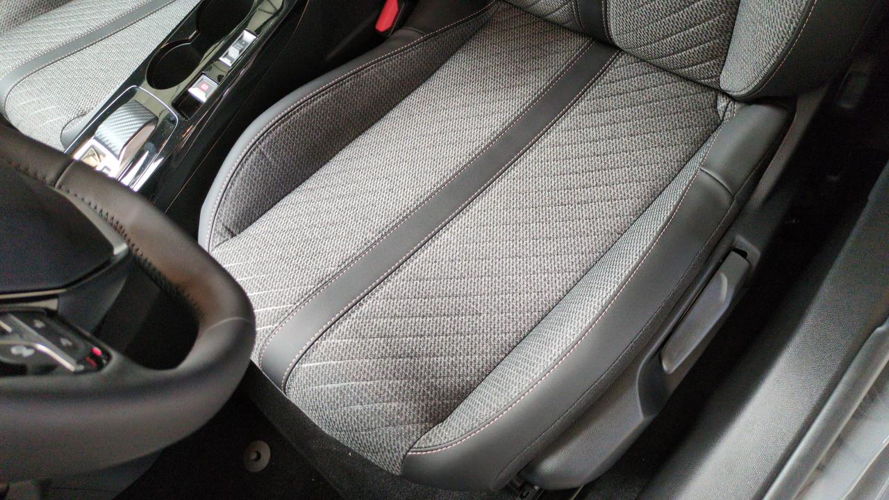 PEUGEOT 208 HYBRID 110 E-DCS6 ALLURE + ANGLES MORTS + NAVI