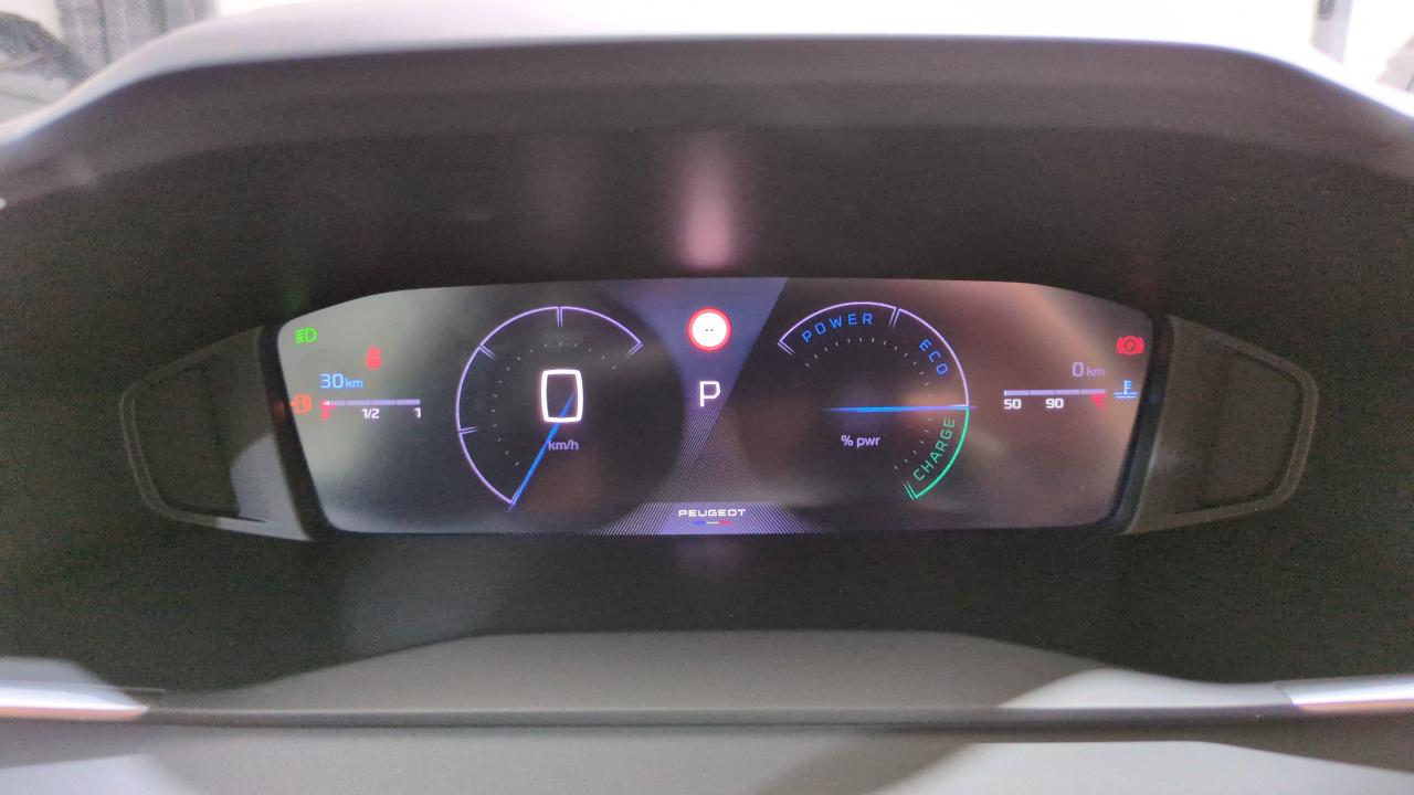 PEUGEOT 208 HYBRID 110 E-DCS6 ALLURE + ANGLES MORTS + NAVI