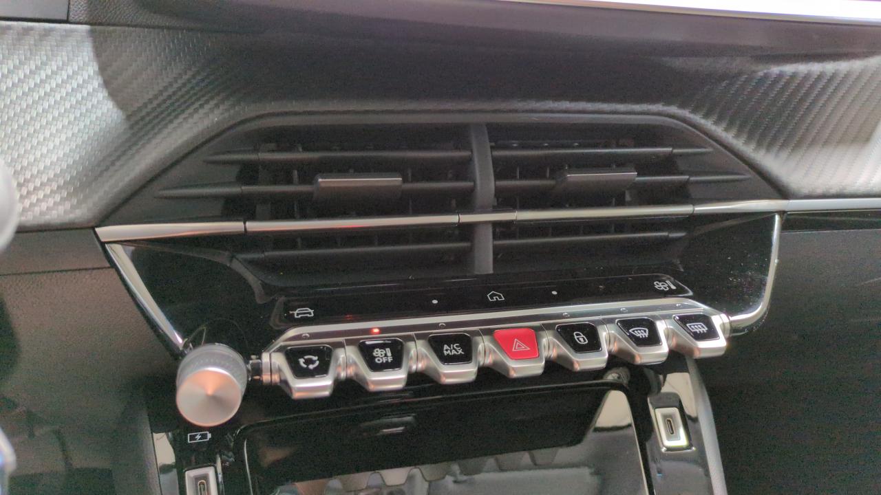 PEUGEOT 208 HYBRID 110 E-DCS6 ALLURE + ANGLES MORTS + NAVI