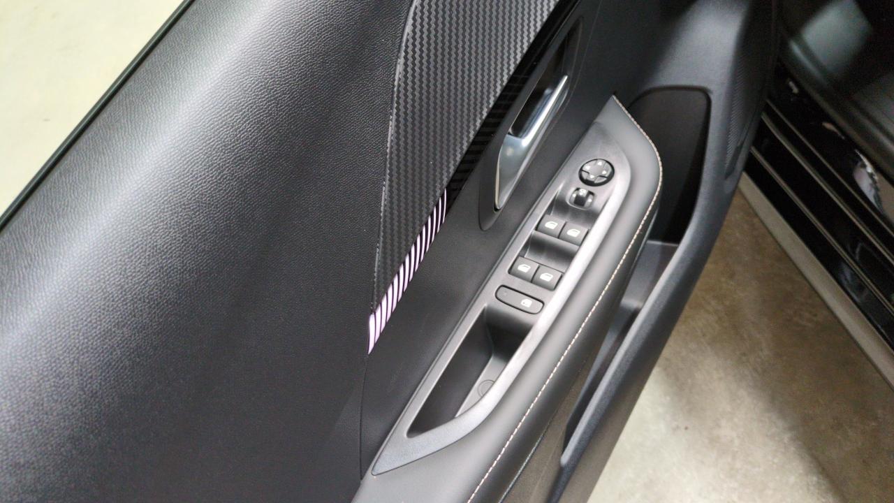 PEUGEOT 208 HYBRID 110 E-DCS6 ALLURE + ANGLES MORTS + NAVI