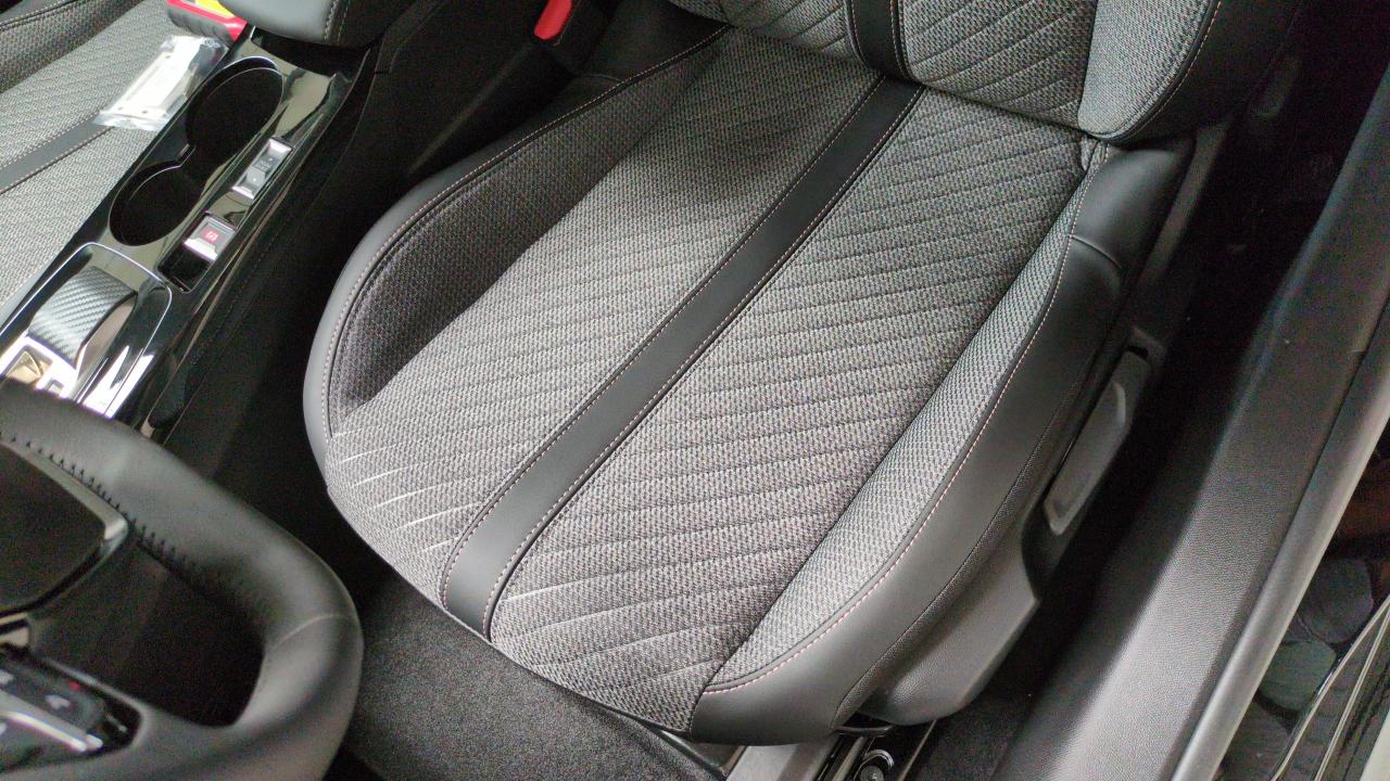 PEUGEOT 208 HYBRID 110 E-DCS6 ALLURE + ANGLES MORTS + NAVI
