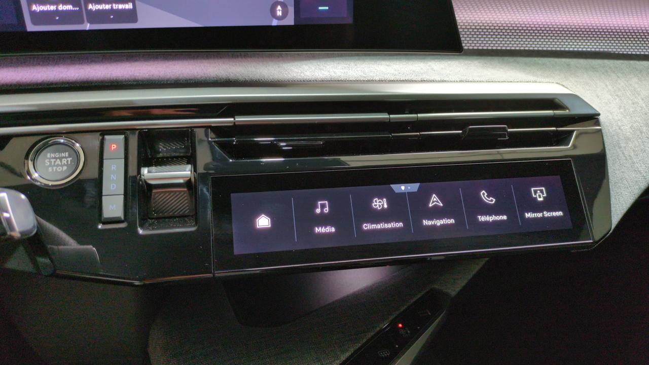 PEUGEOT 3008  HYBRID 145 E-DCS6 GT