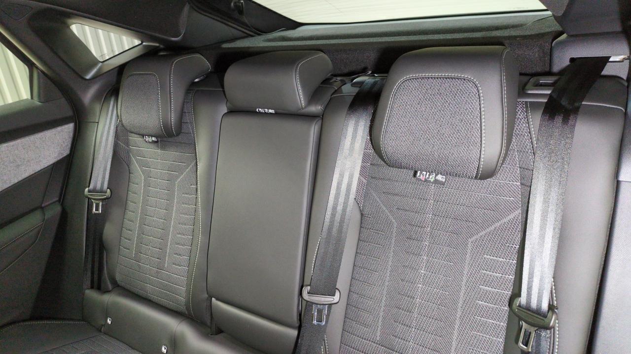 PEUGEOT 3008  HYBRID 145 E-DCS6 GT