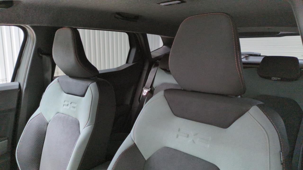 DACIA DUSTER HYBRID 140 EXTREME + PACK TECHNO + PACK CITY