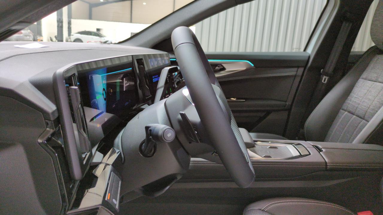 RENAULT AUSTRAL E-TECH FULL HYBRID 200 GSR2 TECHNO + PACK HIVER + PACK SAFETY