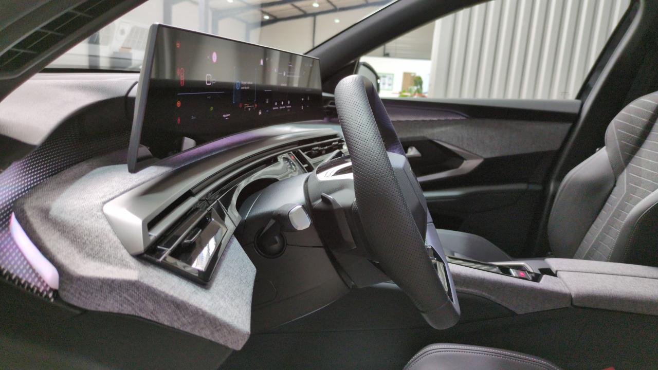 PEUGEOT 3008  HYBRID 145 E-DCS6 GT + PACK HI-FI FOCAL + PACK 360° VISION AND DRIVE ASSIST PLUS