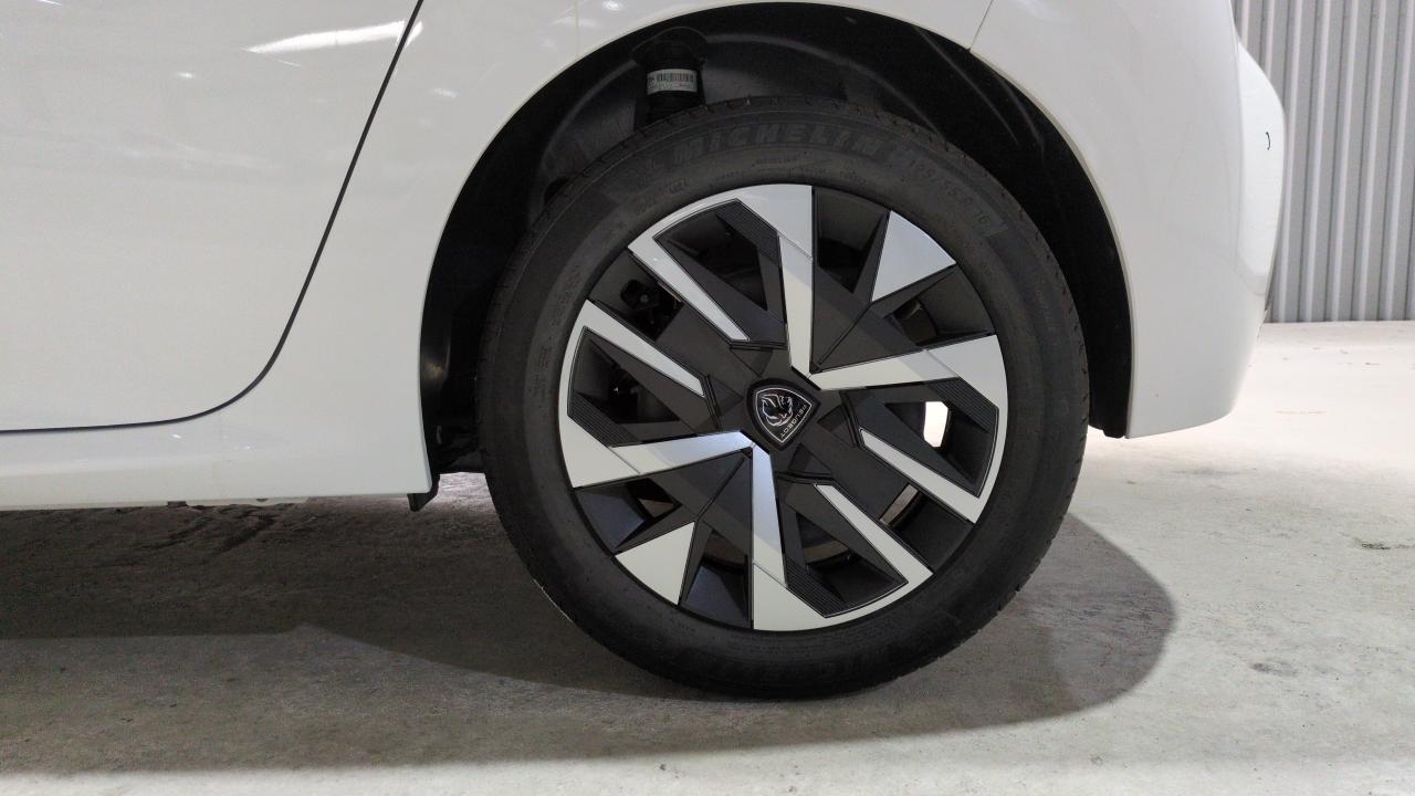 PEUGEOT 208 HYBRID 100 E-DCS6 STYLE