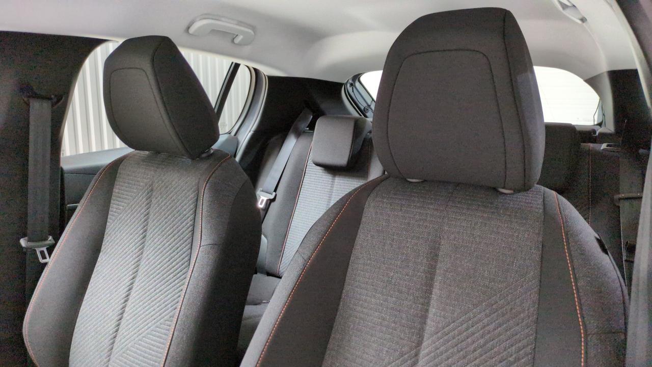 PEUGEOT 208 HYBRID 100 E-DCS6 STYLE