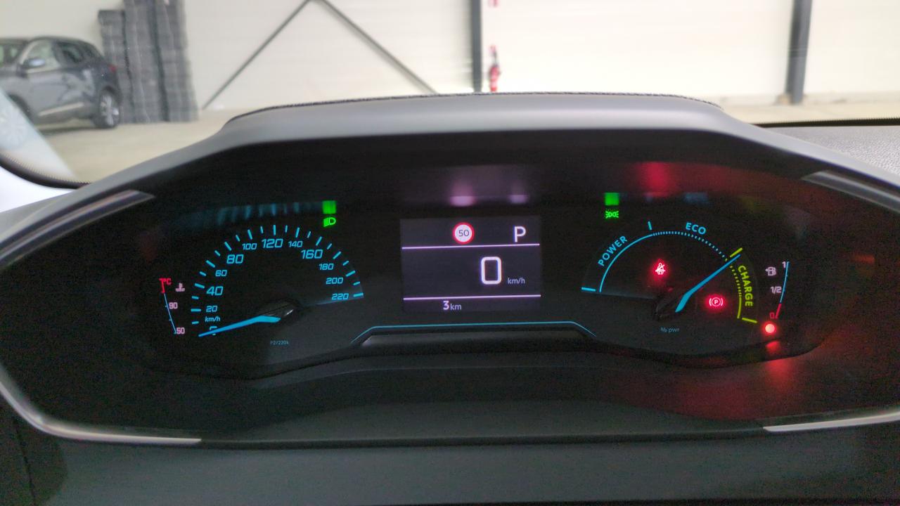 PEUGEOT 208 HYBRID 100 E-DCS6 STYLE
