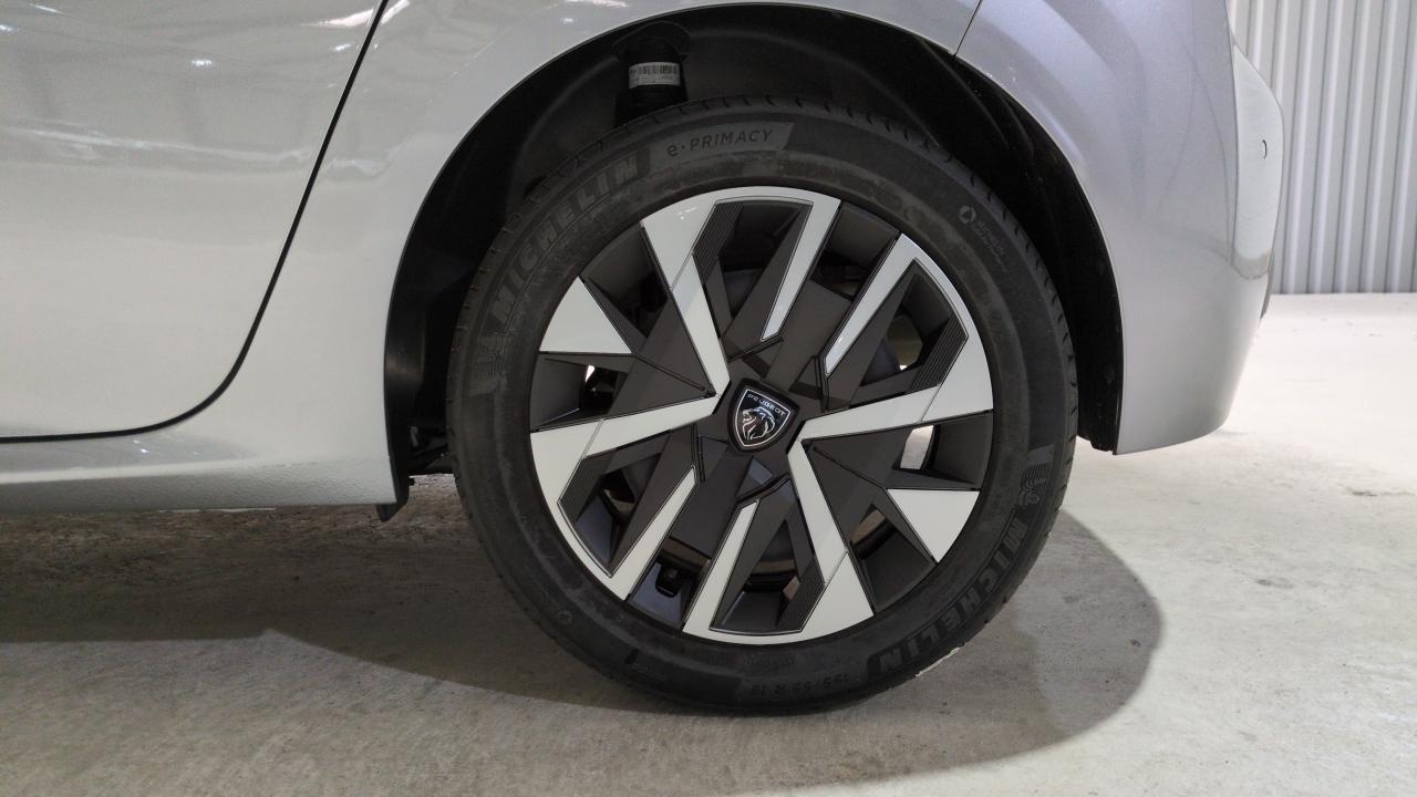 PEUGEOT 208 HYBRID 100 E-DCS6 STYLE