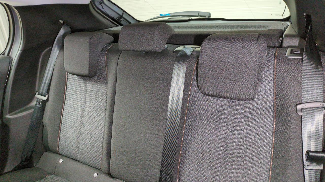 PEUGEOT 208 HYBRID 100 E-DCS6 STYLE