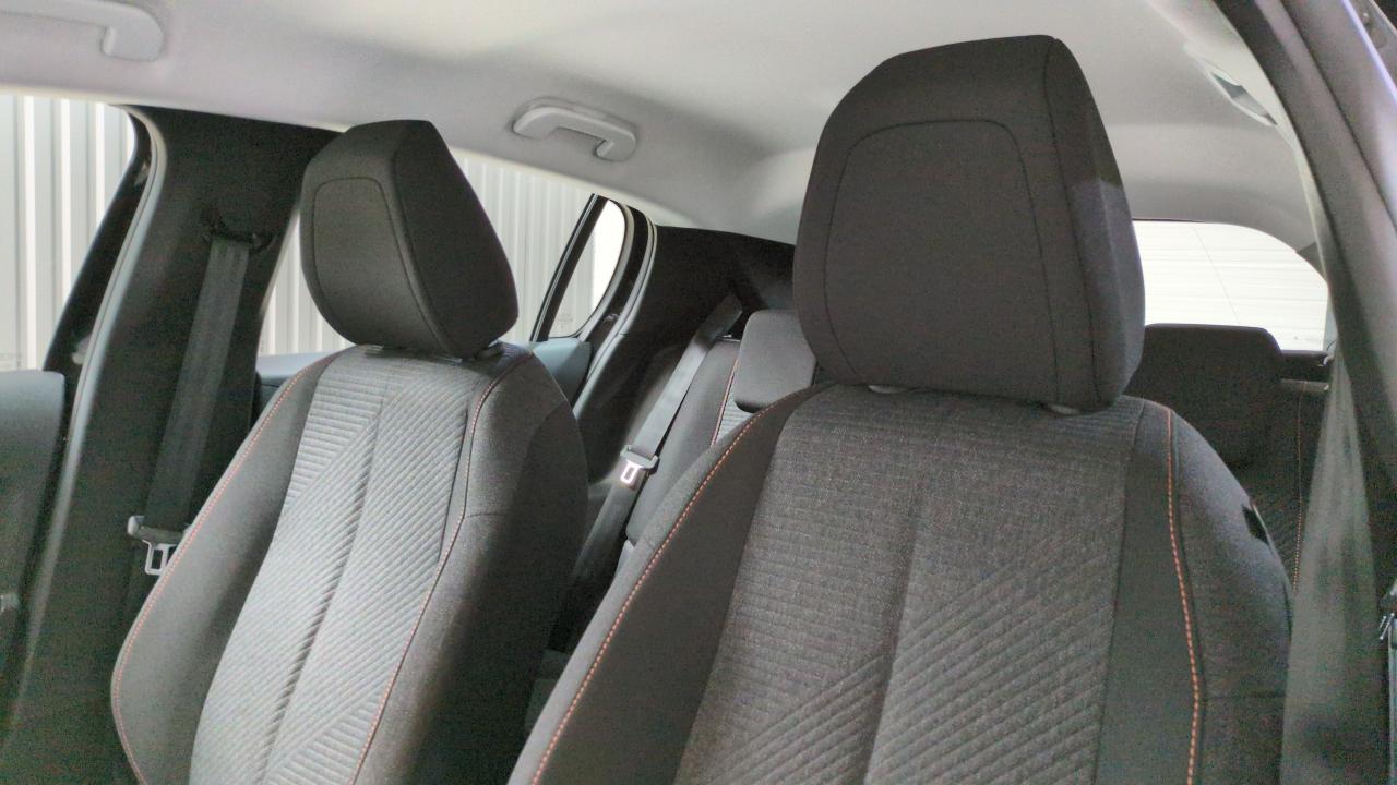 PEUGEOT 208 HYBRID 100 E-DCS6 STYLE