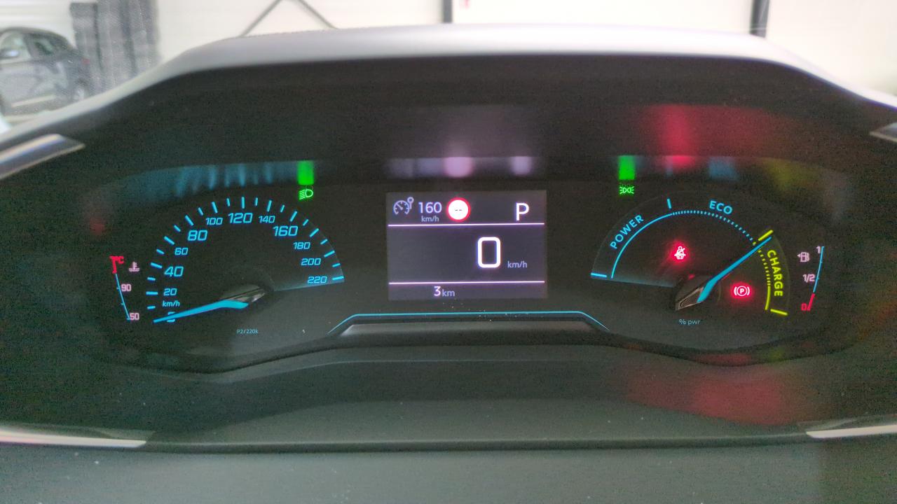 PEUGEOT 208 HYBRID 100 E-DCS6 STYLE