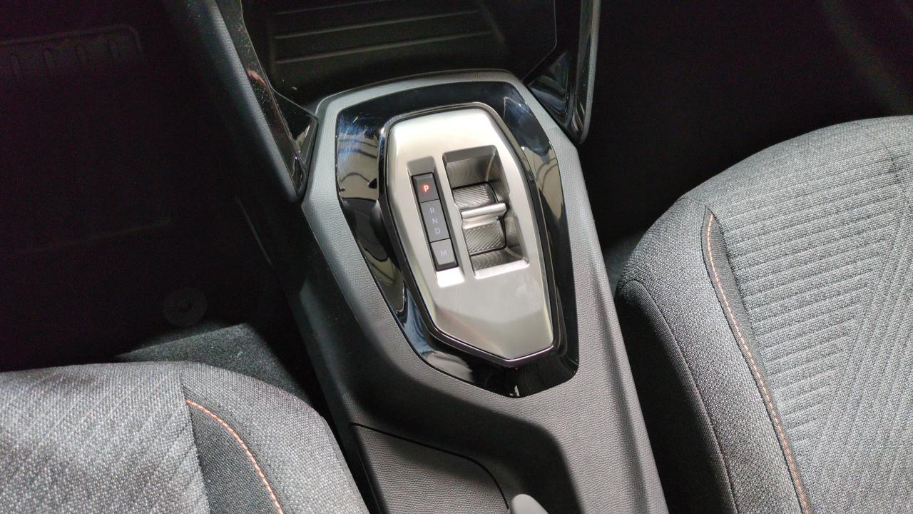PEUGEOT 208 HYBRID 100 E-DCS6 STYLE