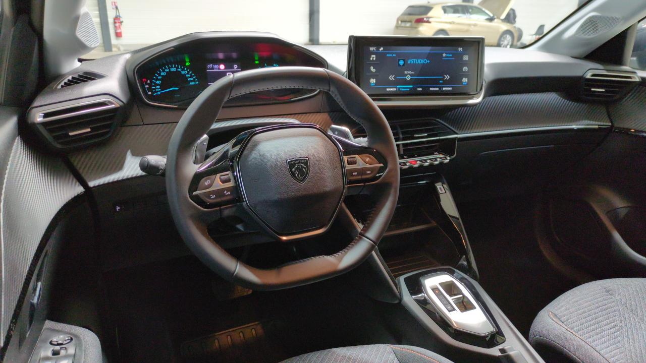 PEUGEOT 208 HYBRID 100 E-DCS6 STYLE