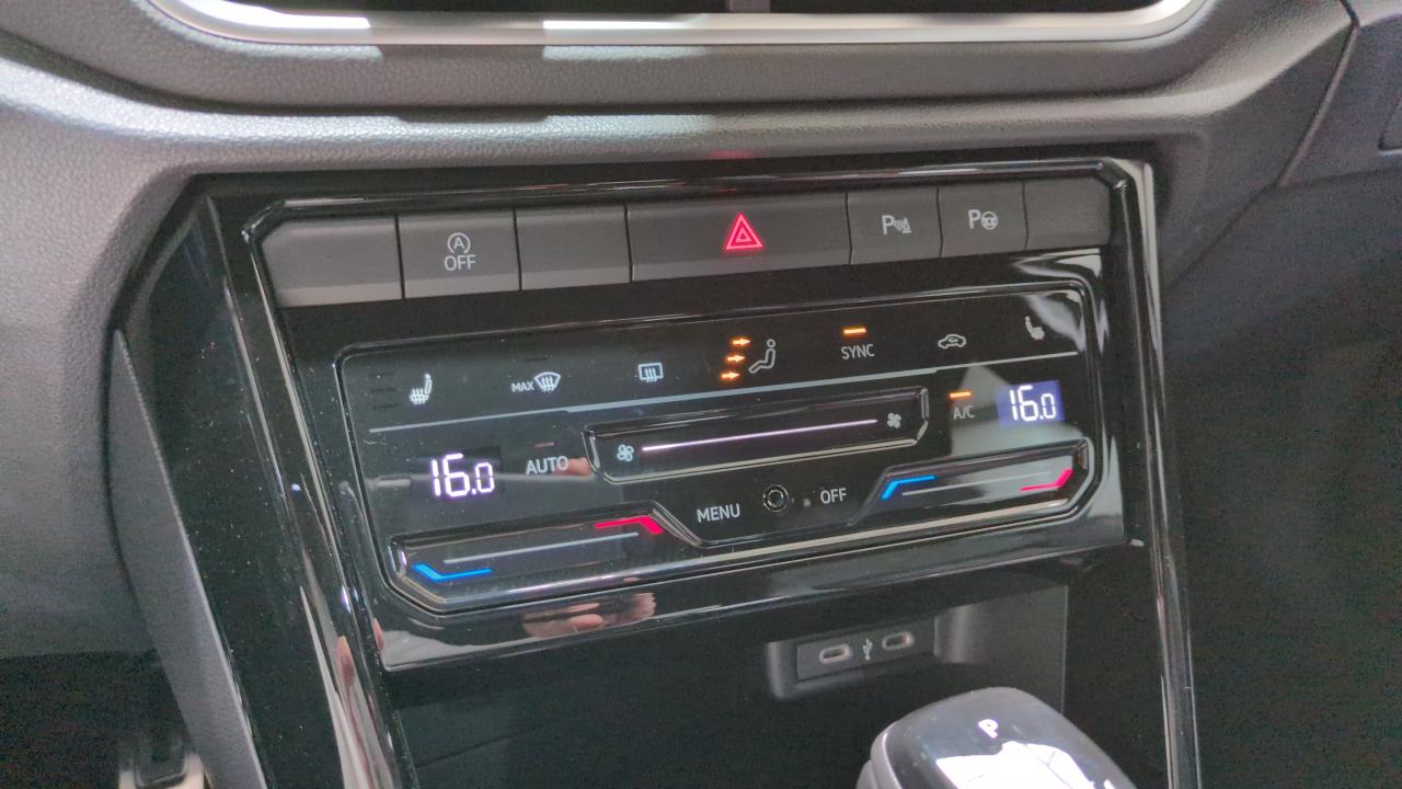 VOLKSWAGEN T-ROC 1.5 TSI EVO2 150 START/STOP DSG7 R-LINE EDITION + HAYON MAINS LIBRES + SIEGES CHAUFFANTS
