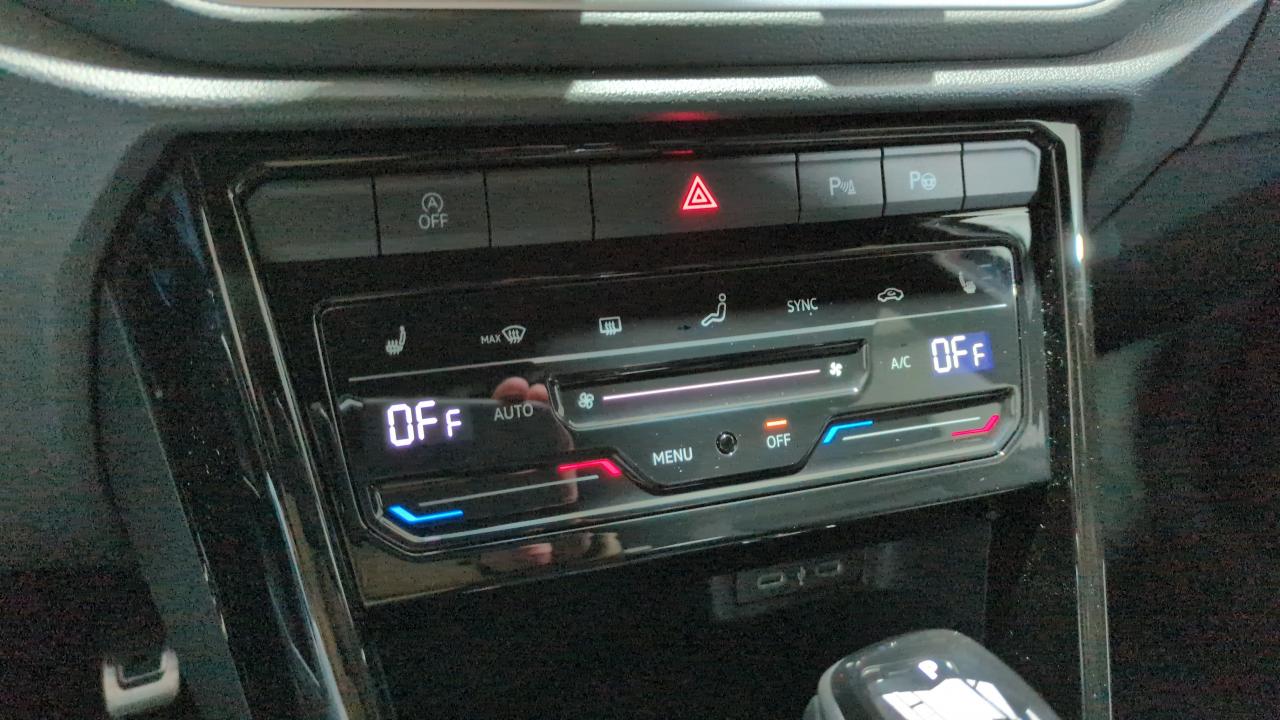 VOLKSWAGEN T-ROC 1.5 TSI EVO2 150 START/STOP DSG7 R-LINE EDITION + MATRIX LED + SIEGES CHAUFFANTS