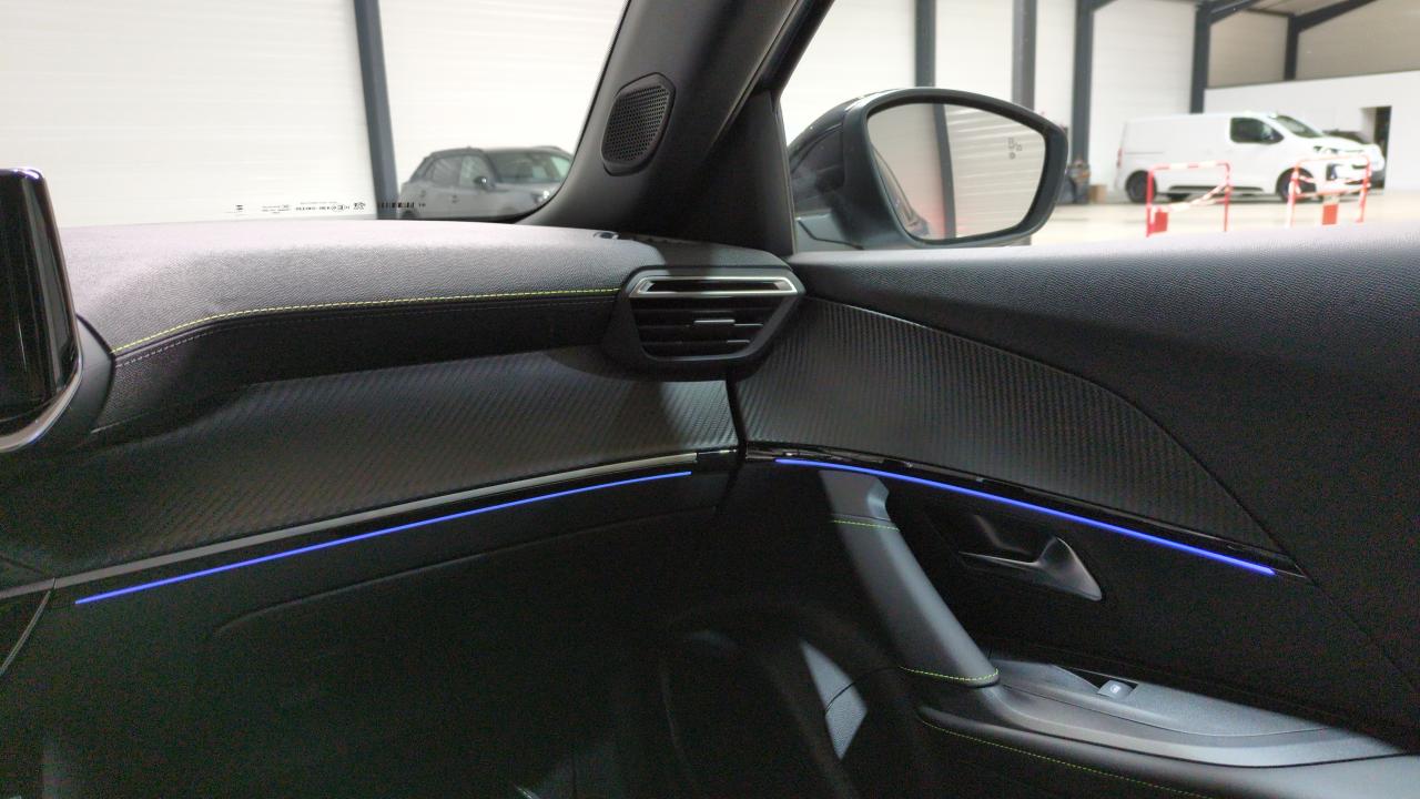 PEUGEOT 2008 HYBRID 145 E-DCS6 GT + JANTES 18 + PACK VISION & NAVIGATION & DRIVE ASSIST PLUS