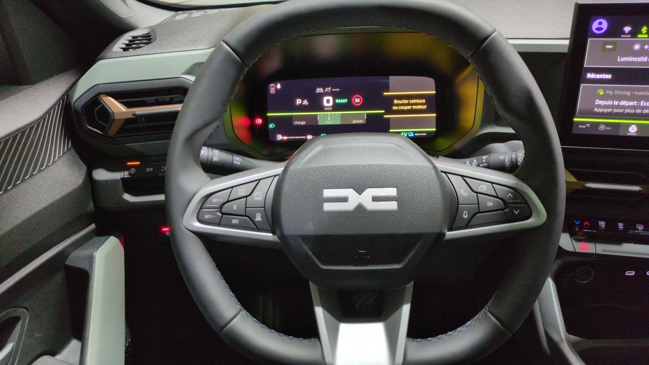 DACIA BIGSTER HYBRID 155 EXTREME + PACK PARKING + PACK HIVER